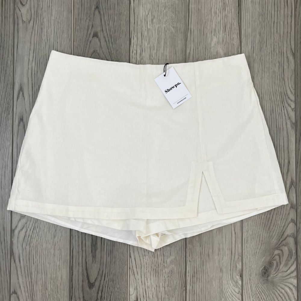 Showpo Woman Size 12 White Widnes Skort Cotton NEW Skirt Short FLAWED